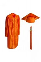 Детская мантия и шапочка конфедератка выпускника с кисточкой оранжевая, блестящая, детская 98-116 рост.
