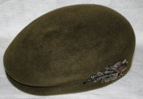 Шляпа фетровая с украшением берет (егерские-охотничьи -клубные)