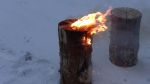 Дрова для экстремала “индейская свеча”, а сейчас его еще называют — “деревянный примус”, “шведский огонь”, “финская свечка”Пламя распространяется внутри полена быстро вверх, поскольку боковые разрезы служат для поступления кислорода в зону горения.     Ес